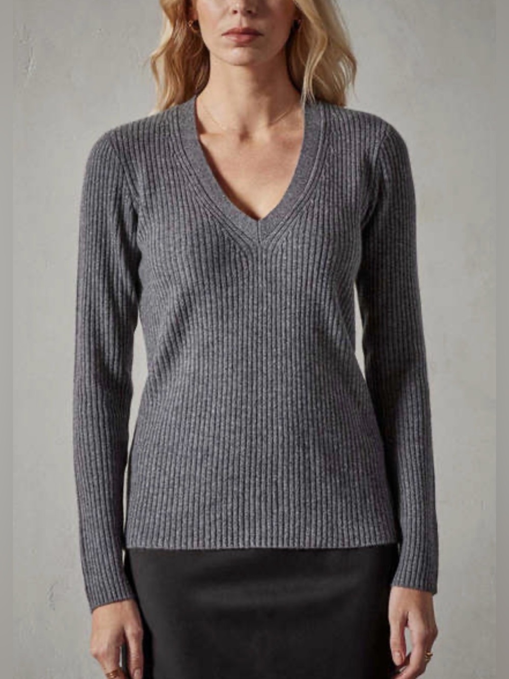 James Perse Recycled Cashmere Skinny Rib V-Neck Sweater | Grey Felt | Size 1